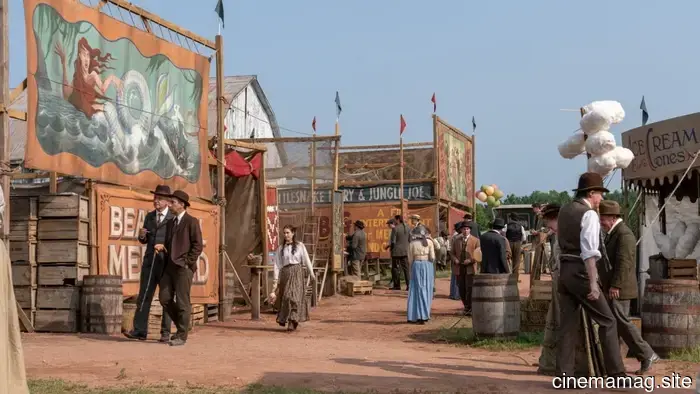 How It Works: Production Designer Paul D. Austerberry Embraced Americana for Derry's Welcome