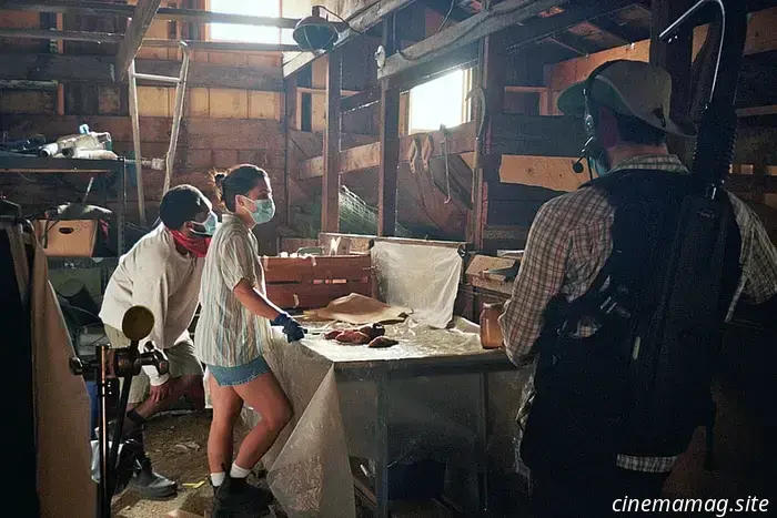 Come abbiamo girato il nostro film horror The Threshing in una fattoria in attività - MovieMaker Magazine