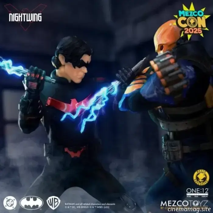 Mezco Toyz has unveiled the Nightwing New 52 Edition One:12 Collection action figure.