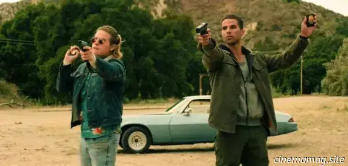 Dylan Sprouse e Mason Gooding sono sotto tiro nel trailer della commedia d'azione tra amici