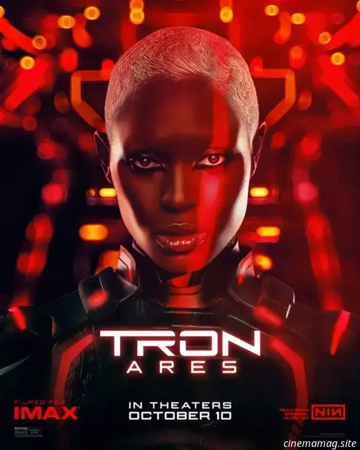 I poster di TRON: Ares presentano Jared Leto, Jeff Bridges, Greta Lee, Evan Peters, Jodie Turner-Smith e Gillian Anderson.