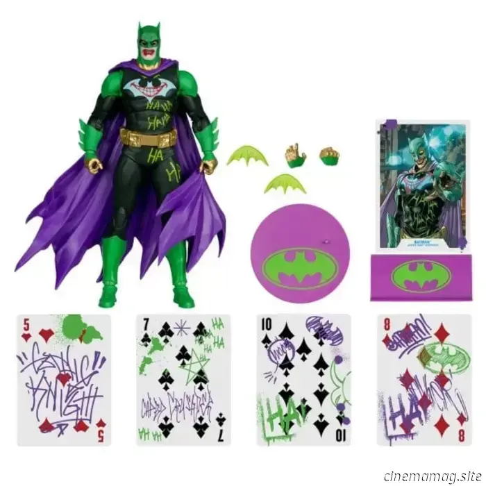 Бэтмен превращается в Джокера с помощью фигурки McFarlane из линейки DC Multiverse: Joker War.