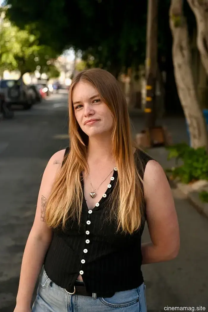 Emily Kent's Engaging 'Clean Girl' Explores a Chaotic Journey Towards Perfection