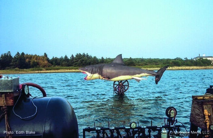 Immergiti nelle foto esclusive del dietro le quinte di Lo squalo di Steven Spielberg nel nuovo libro per il 50° anniversario