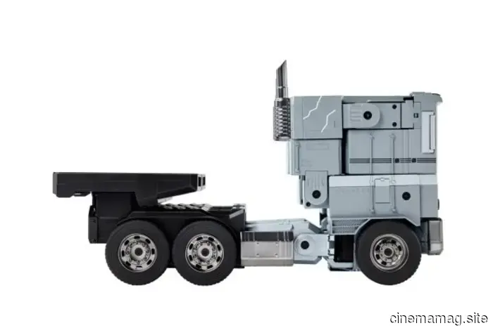 Robosen lancia il robot auto-convertibile Optimus Prime, Leader Caduto di Transformers: Il Film