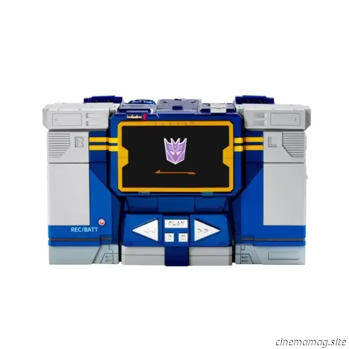 Soundwave is now part of Hasbro and Robosen's collection of auto-converting Transformers.