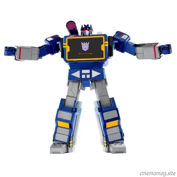 Soundwave is now part of Hasbro and Robosen's collection of auto-converting Transformers.
