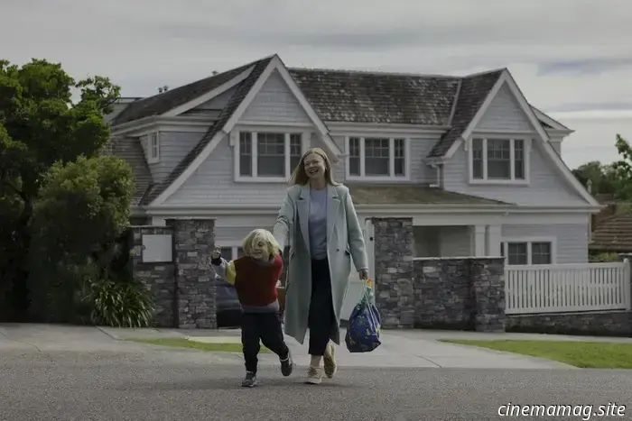 Sarah Snook cerca il suo figlio scomparso nel trailer di "All Her Fault" di Peacock.