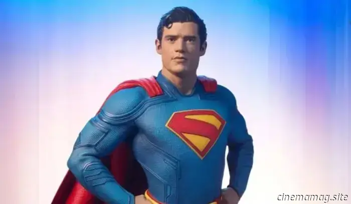 Sideshow has unveiled the Premium Format Figures of Superman and Krypto.