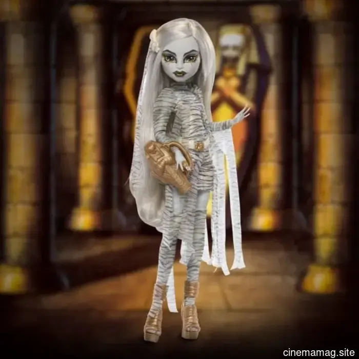 I Mostri Universali ricevono il trattamento Skullector di Monster High con le bambole di Dracula, Frankenstein e La Mummia.