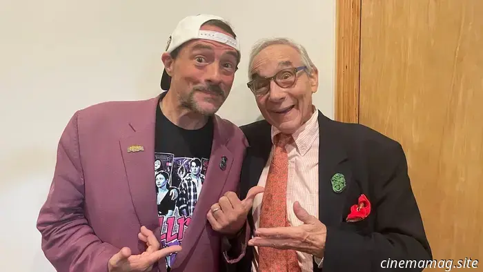 Kevin Smith elogia Lloyd Kaufman di Troma: 'Posso fare le mie stronzate solo perché tu hai fatto le tue'