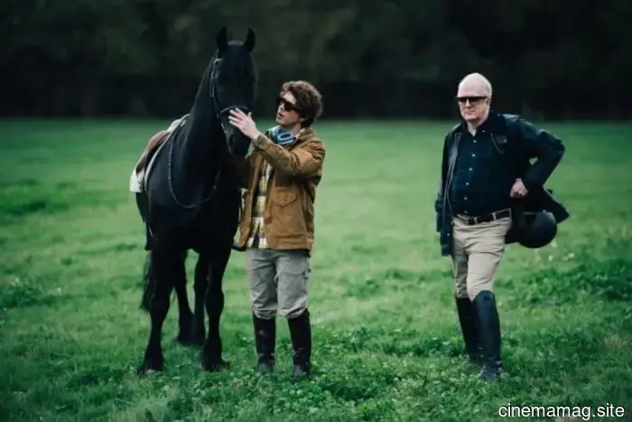 Trailer per la potatura del roseto con Callum Turner, Riley Keough, Elle Fanning e Pamela Anderson