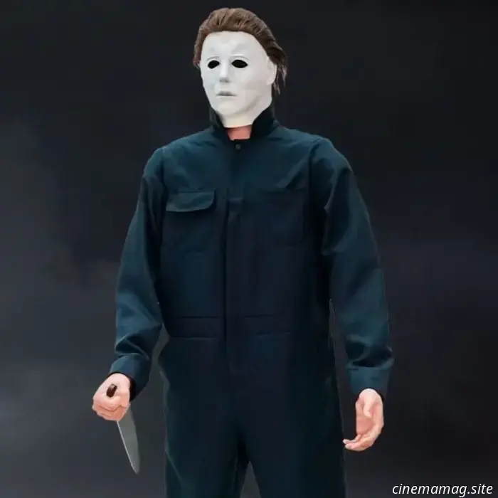 Bring home Michael Myers with the life-size Halloween animatronic from Trick or Treat Studios.