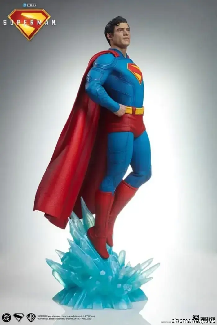 Sideshow has unveiled the Premium Format Figures of Superman and Krypto.