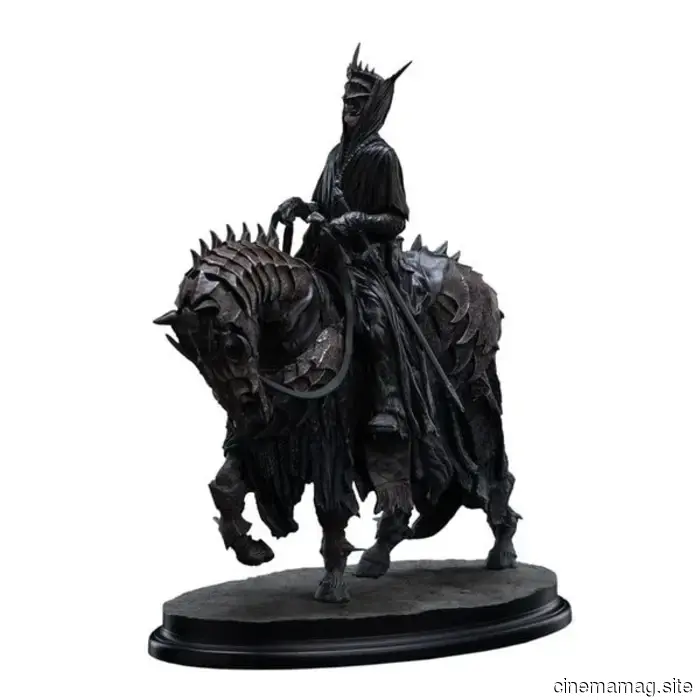 Weta Workshop unveils The Mouth of Sauron with a miniature statue from The Lord of the Rings.