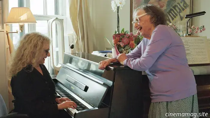 “Forse a volte qualcosa funziona”: Nathan Silver su Carol & Joy