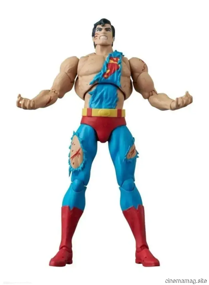 Medicom presenta las figuras MAFEX de Superman dañado en batalla y Doomsday de La muerte de Superman.