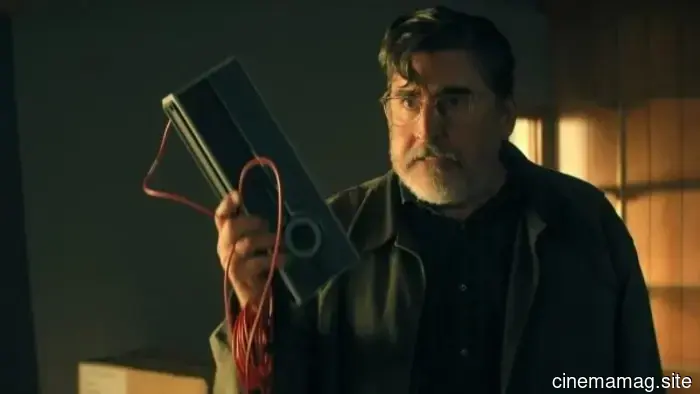 Alfred Molina lidera un Stranger Things senior en el tráiler de The Boroughs de Netflix.