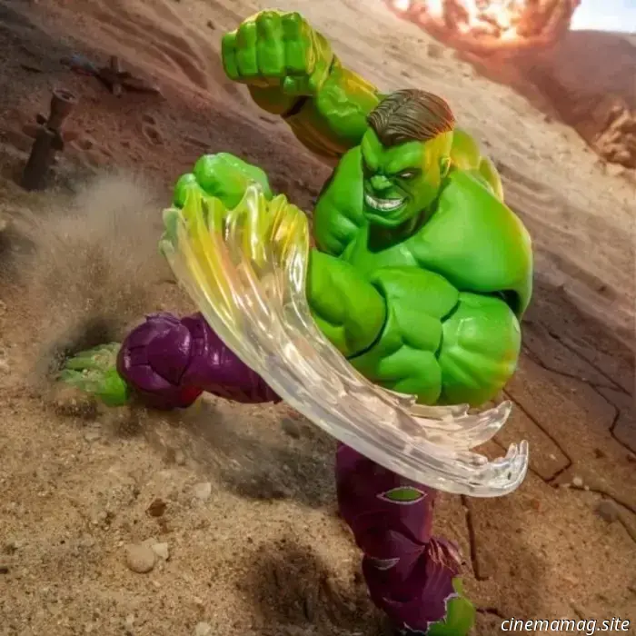 Hulk is now part of Hasbro's Marvel Legends Maximum Series with a new action figure.