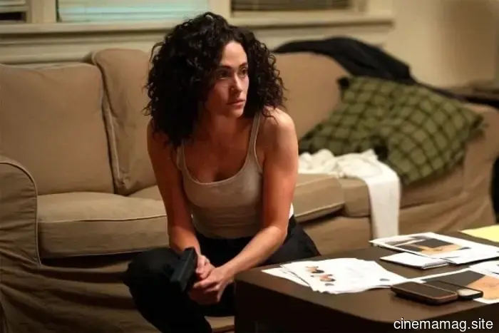 Emmy Rossum está furiosa en el tráiler del thriller de asesinos en serie de Hulu.