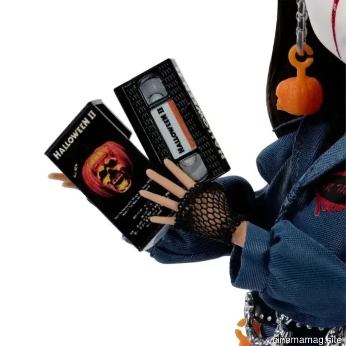 Michael Myers encounters Monster High with the Skullector Halloween II doll.