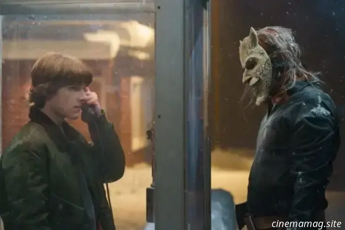 Black Phone 2 registra una apertura mundial de millones para Blumhouse