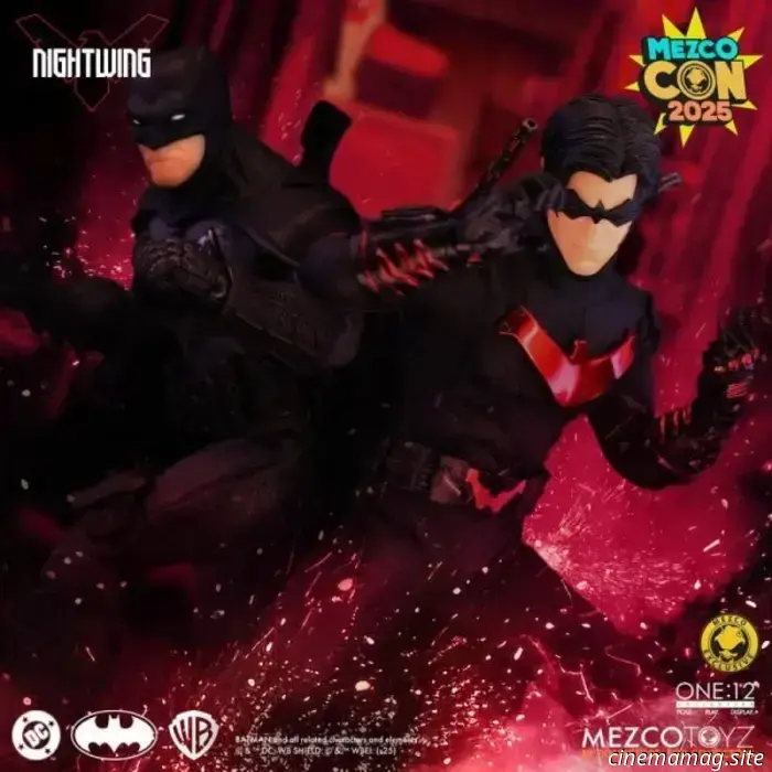 Mezco Toyz has unveiled the Nightwing New 52 Edition One:12 Collection action figure.