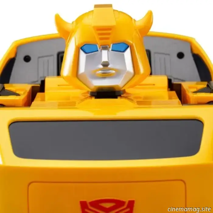 Bumblebee si unisce alla serie di trasformatori di conversione automatica G1 di Hasbro