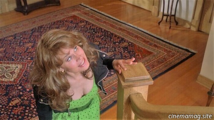 Mirror Mirror (1990) - Film Review