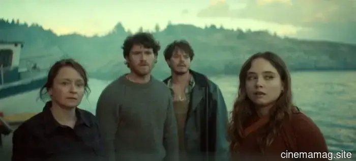 Josh Hartnett, Charlie Heaton e Mackenzie Davis cacciano una creatura marina nel trailer di Below di Netflix.