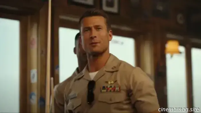 Glen Powell flexing his comedic skills in the new Judd Apatow film.