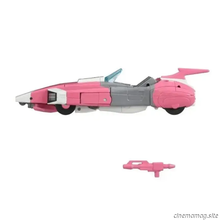 Pre-orders are now open for the Transformers Takara Tomy Missing Link Arcee and Dramatic Capture Cybertron Chase figures.