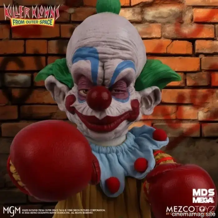 Shorty si unisce alla collezione di peluche Killer Klowns from Outer Space di Mezco Toyz