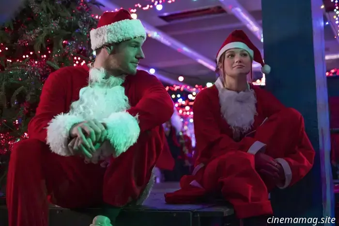 Olivia Holt y Connor Swindells planean un atraco de Jingle Bell en el tráiler de la comedia criminal navideña de Netflix.