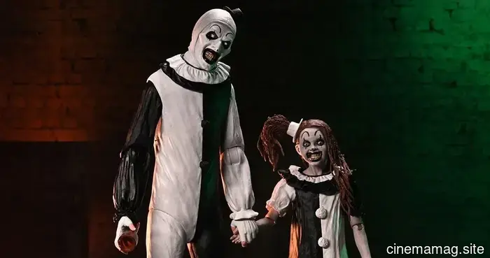 NECA lancia Art il Clown e La Piccola Ragazza Pallida con il 2-pack di Action Figure Ultimate di Terrifier 2