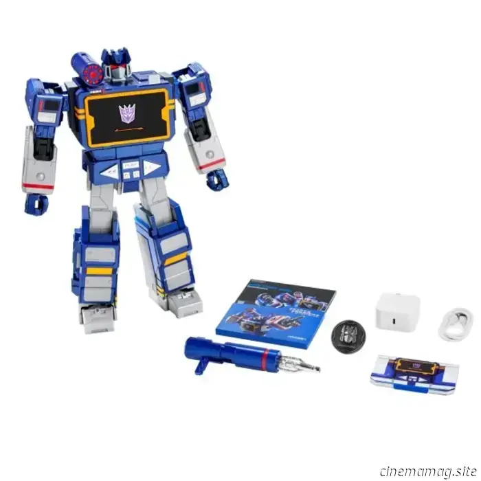 Soundwave is now part of Hasbro and Robosen's collection of auto-converting Transformers.