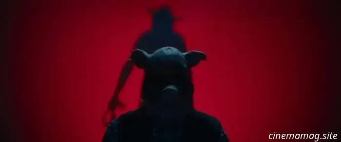 Rainey Qualley investiga una oscura leyenda urbana en el tráiler de la película de terror Pig Hill