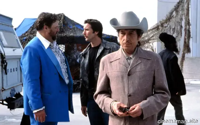 NYC Weekend Watch: Mascherati e Anonimi, Il Pianoforte, Maggie Cheung e Altro