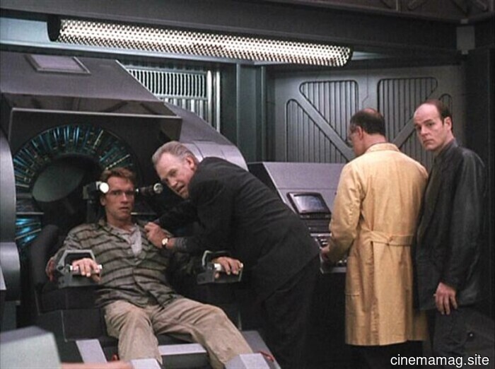 10 Must-See Films Featuring Two (or More) Outstanding Villains for the Price of One