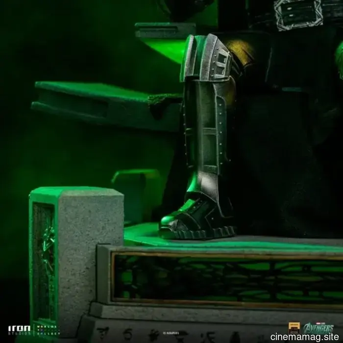 Vengadores: Doomsday Doctor Doom en la Estatua de Escala de Arte en el Trono presentada por Iron Studios