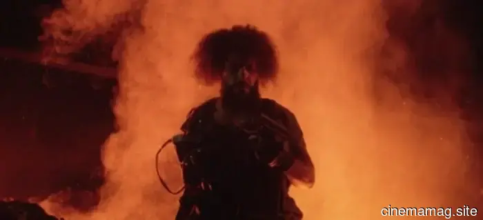 Los propietarios desatan monstruos del infierno en el tráiler de la comedia de terror Hold the Fort.