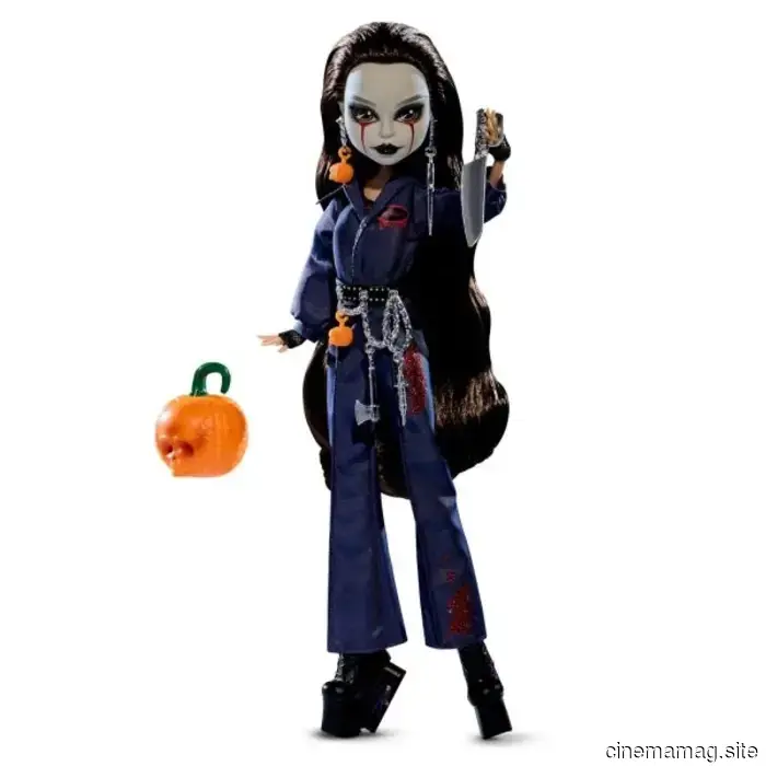 Michael Myers encounters Monster High with the Skullector Halloween II doll.