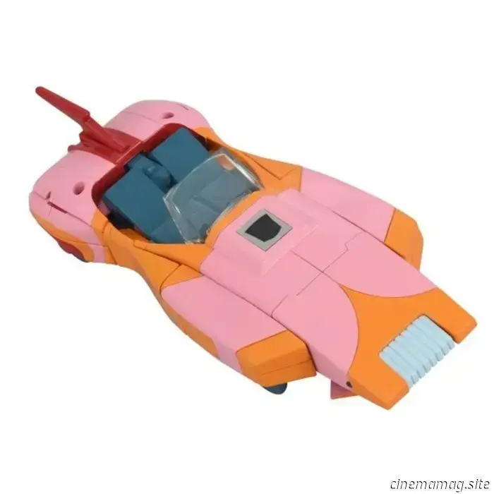 Pre-orders are now open for the Transformers Takara Tomy Missing Link Arcee and Dramatic Capture Cybertron Chase figures.