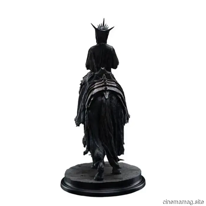 Weta Workshop unveils The Mouth of Sauron with a miniature statue from The Lord of the Rings.