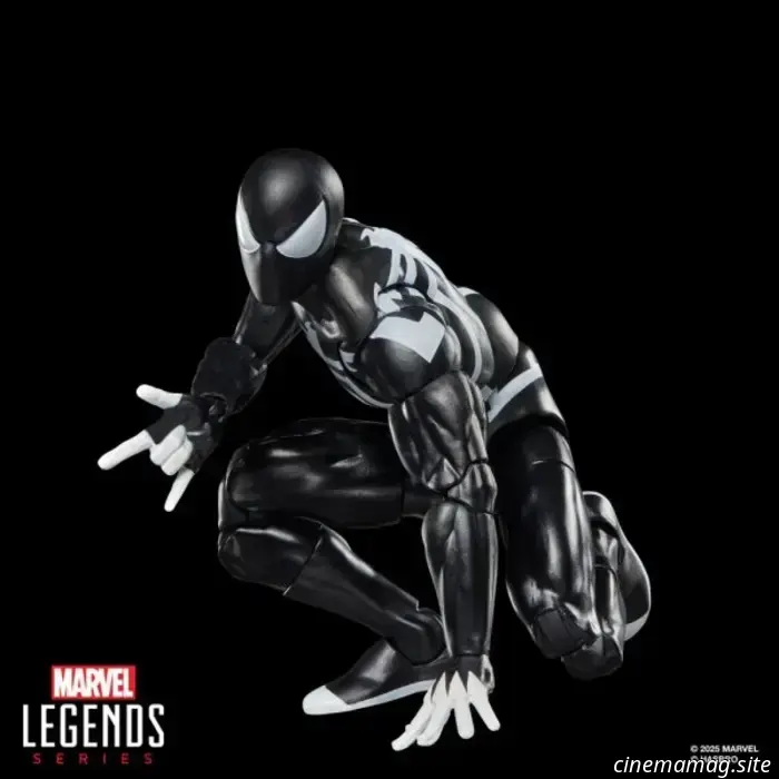 Hasbro has revealed the Uncanny Spider-Man, Spider-Venom, Owl, and Hypno-Hustler figures from the Marvel Legends Series Retro Collection.