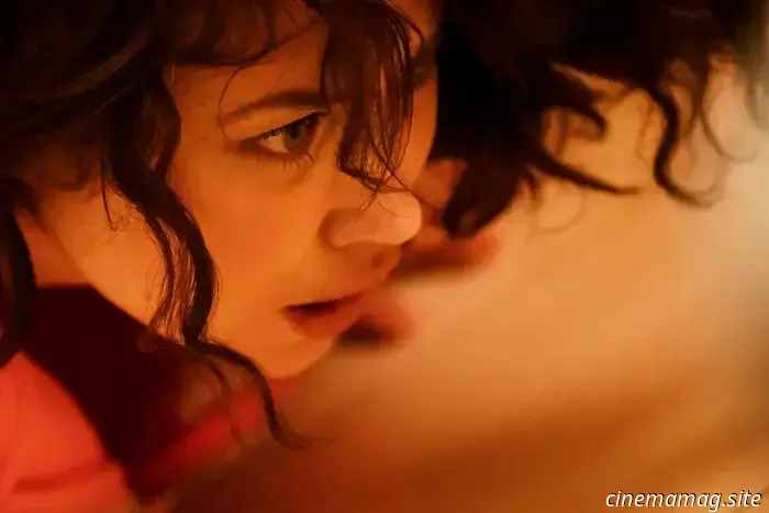 La belleza de Olga Kurylenko se desvanece en el tráiler del thriller de terror «Other».