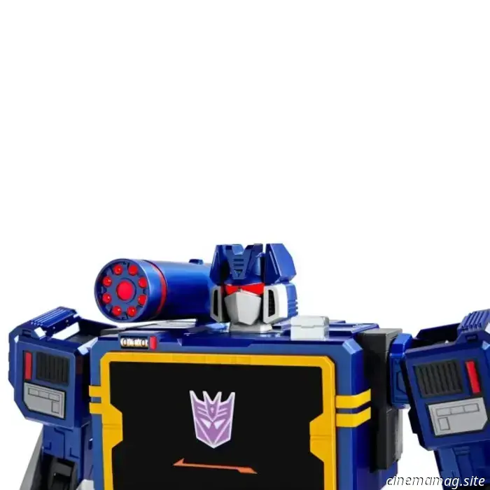 Soundwave is now part of Hasbro and Robosen's collection of auto-converting Transformers.