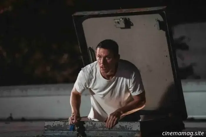 The initial trailer for the crime comedy Roofman featuring Channing Tatum has been released.