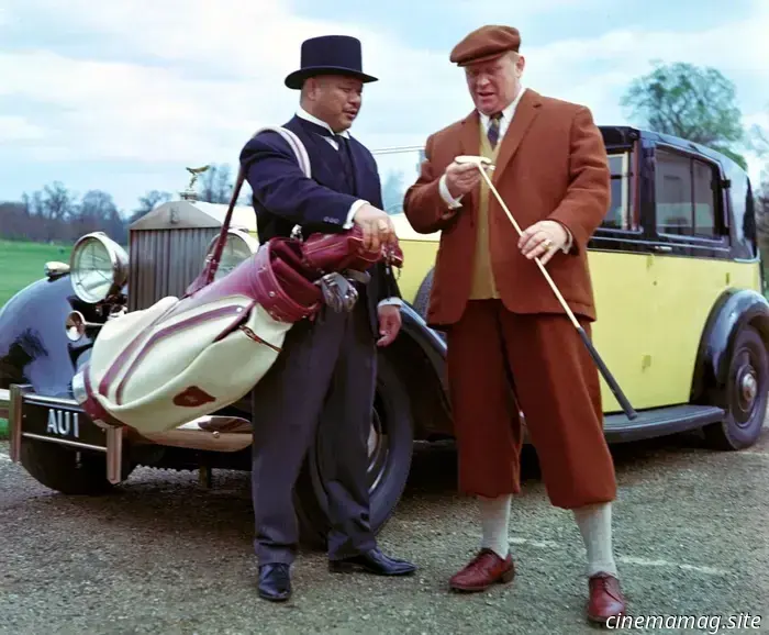 12 Behind-the-Scenes Photos of Goldfinger Showcasing Bond at His Finest