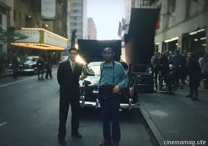 “The Narrative is Expressed through Faces”: Darius Khondji Discusses the Cinematography of Marty Supreme and His Productive Year